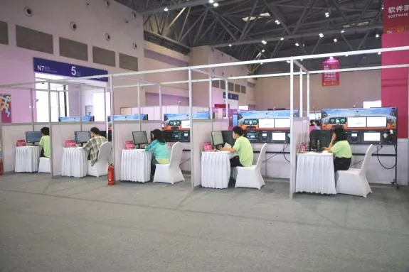 助力第二届“一带一路”国际技能大赛智能汽车软件技术表演赛顺利举办